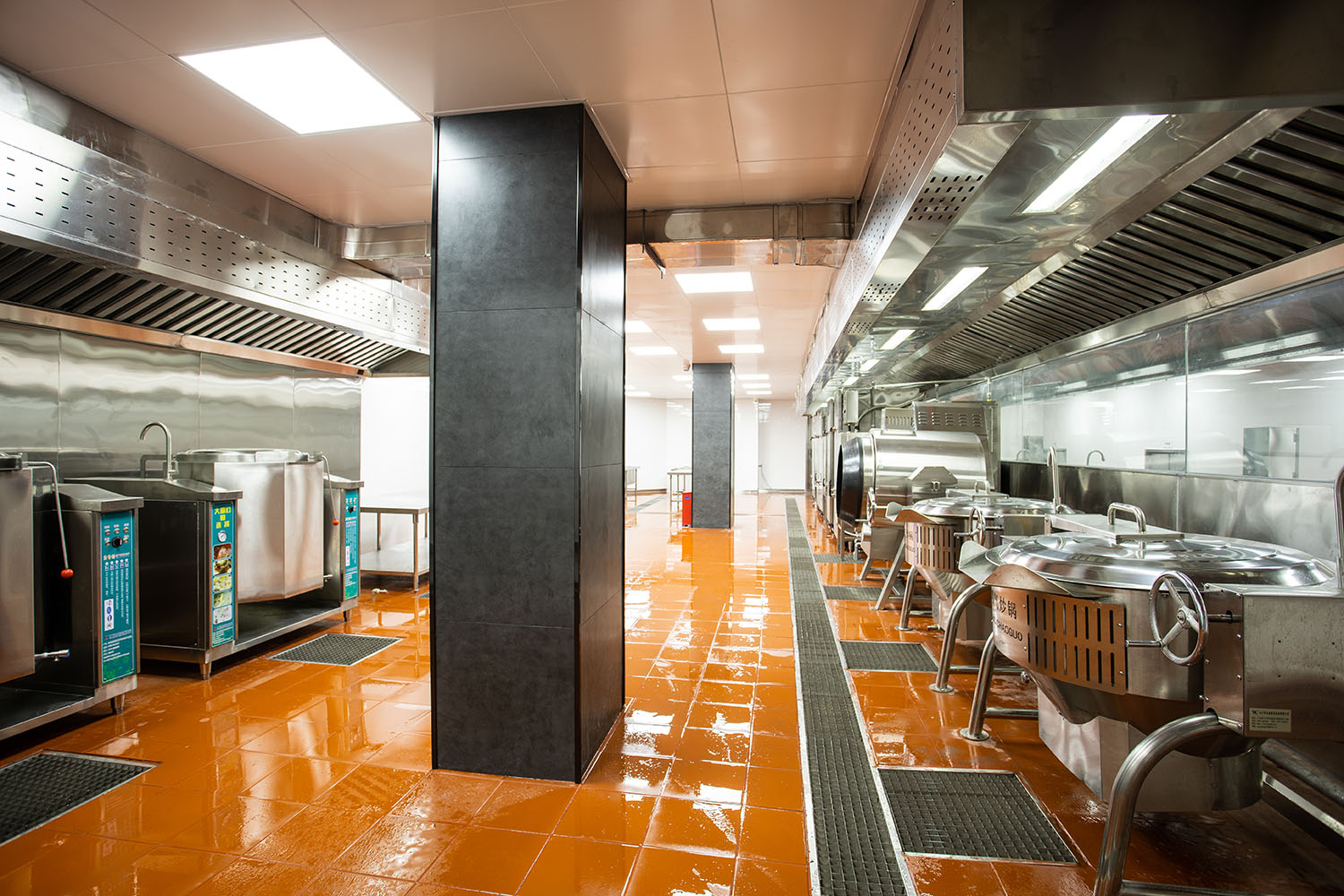 適用于事業(yè)單位、酒樓、院校的智能廚房設(shè)備